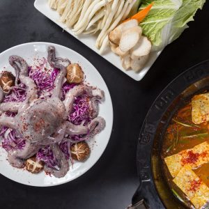 Lẩu bạch tuộc kim chi