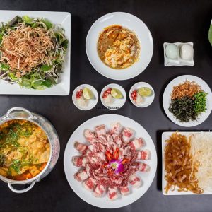 Lẩu riêu cua bò, sườn sụn