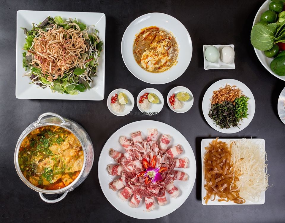 Lẩu riêu cua bò, sườn sụn